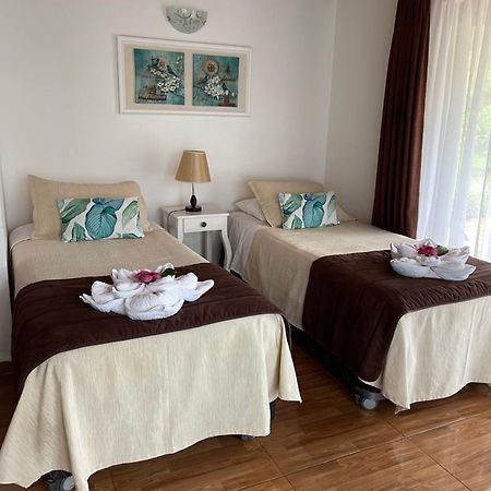 Teanehi Bed & Breakfast Hanga Roa Exteriör bild