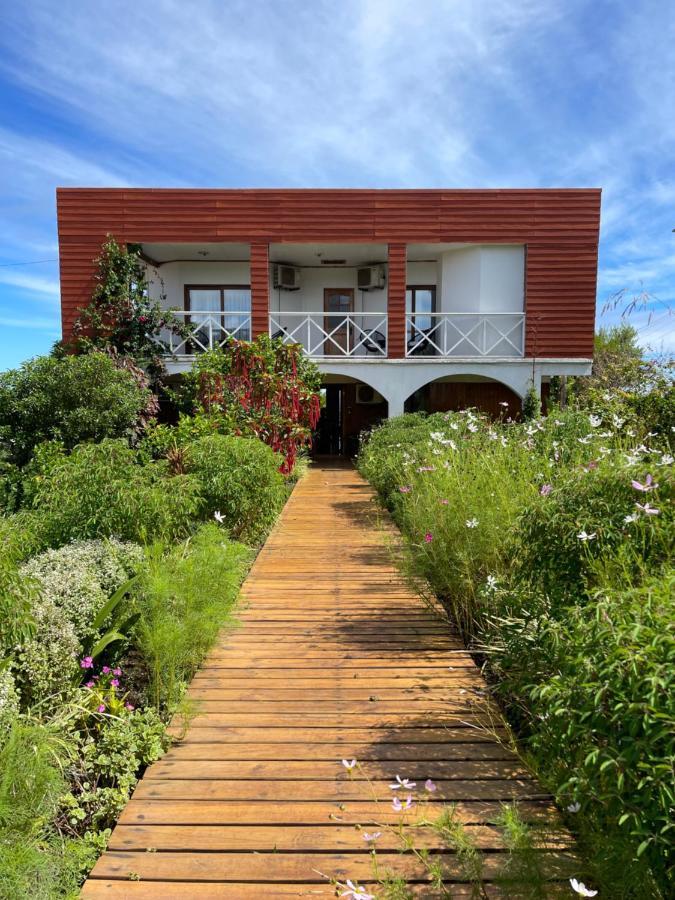Teanehi Bed & Breakfast Hanga Roa Exteriör bild