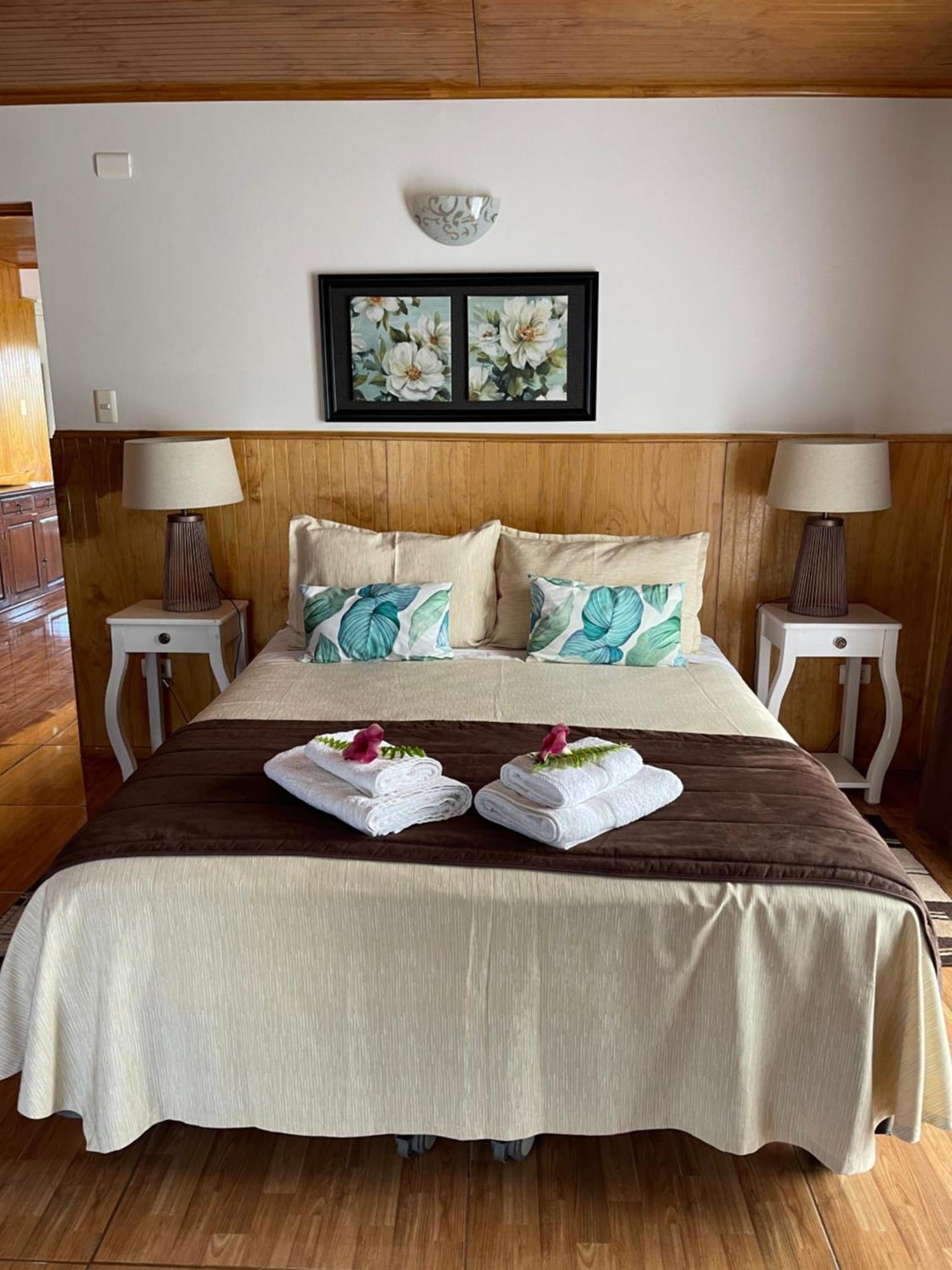 Teanehi Bed & Breakfast Hanga Roa Exteriör bild