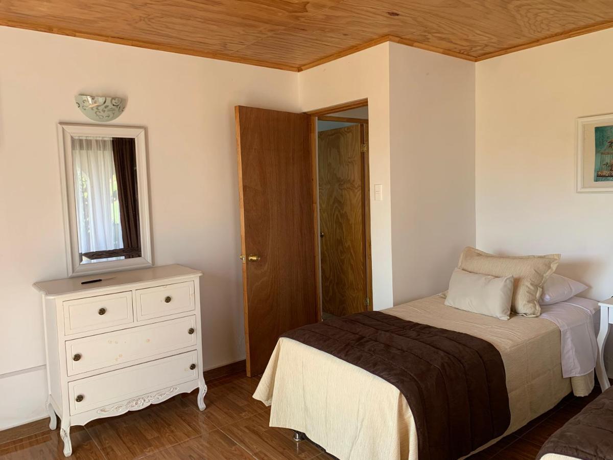 Teanehi Bed & Breakfast Hanga Roa Exteriör bild